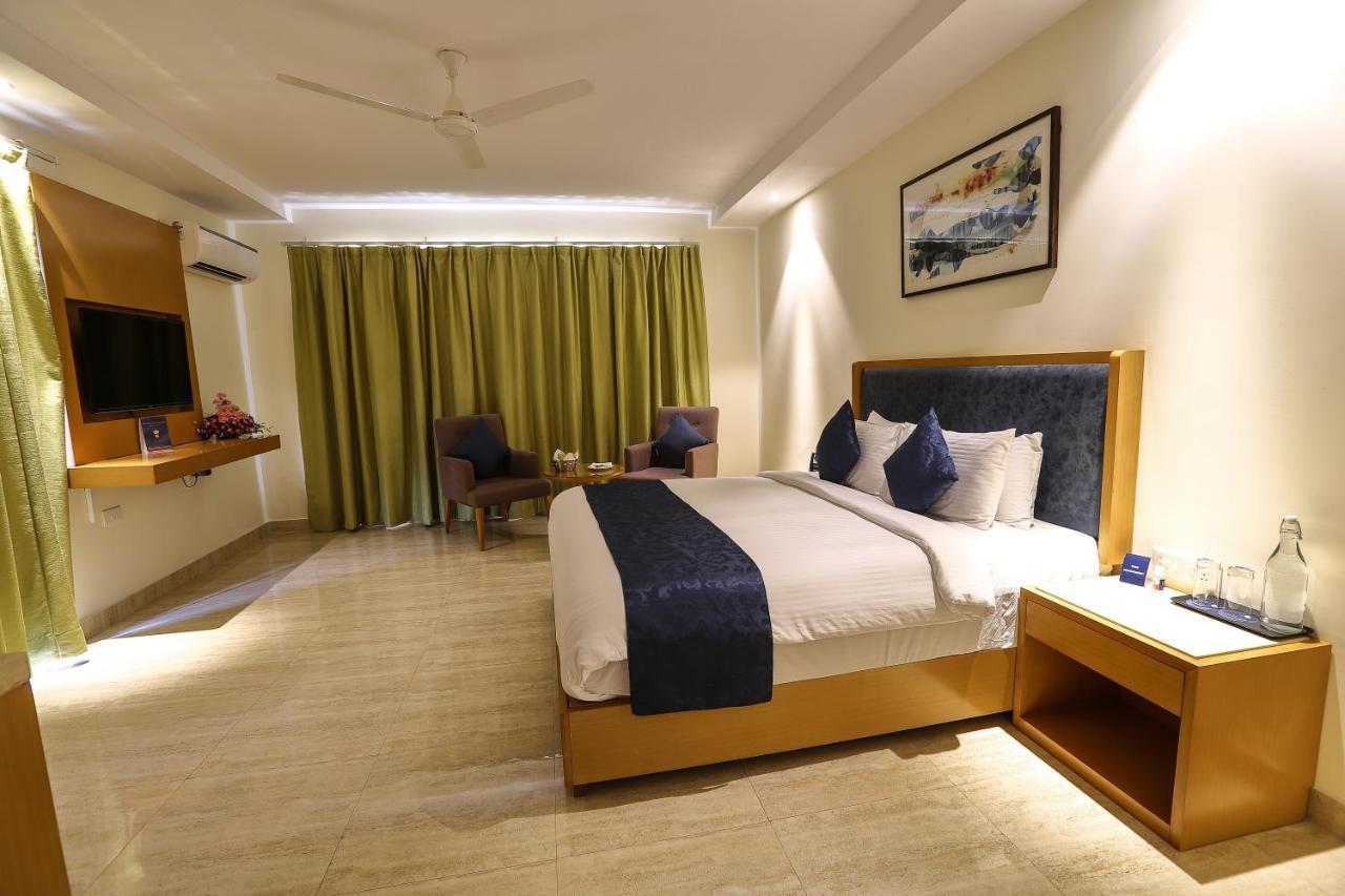 Zip By Spree Hotels Hyde Goa Candolim Exterior photo